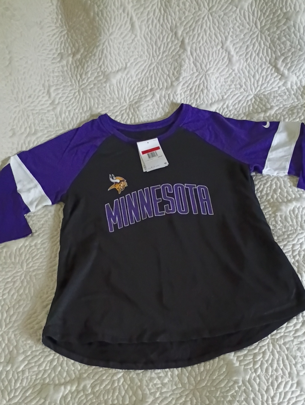 Minnesota Vikings Raglan Tee - Black & Purple Women's Large